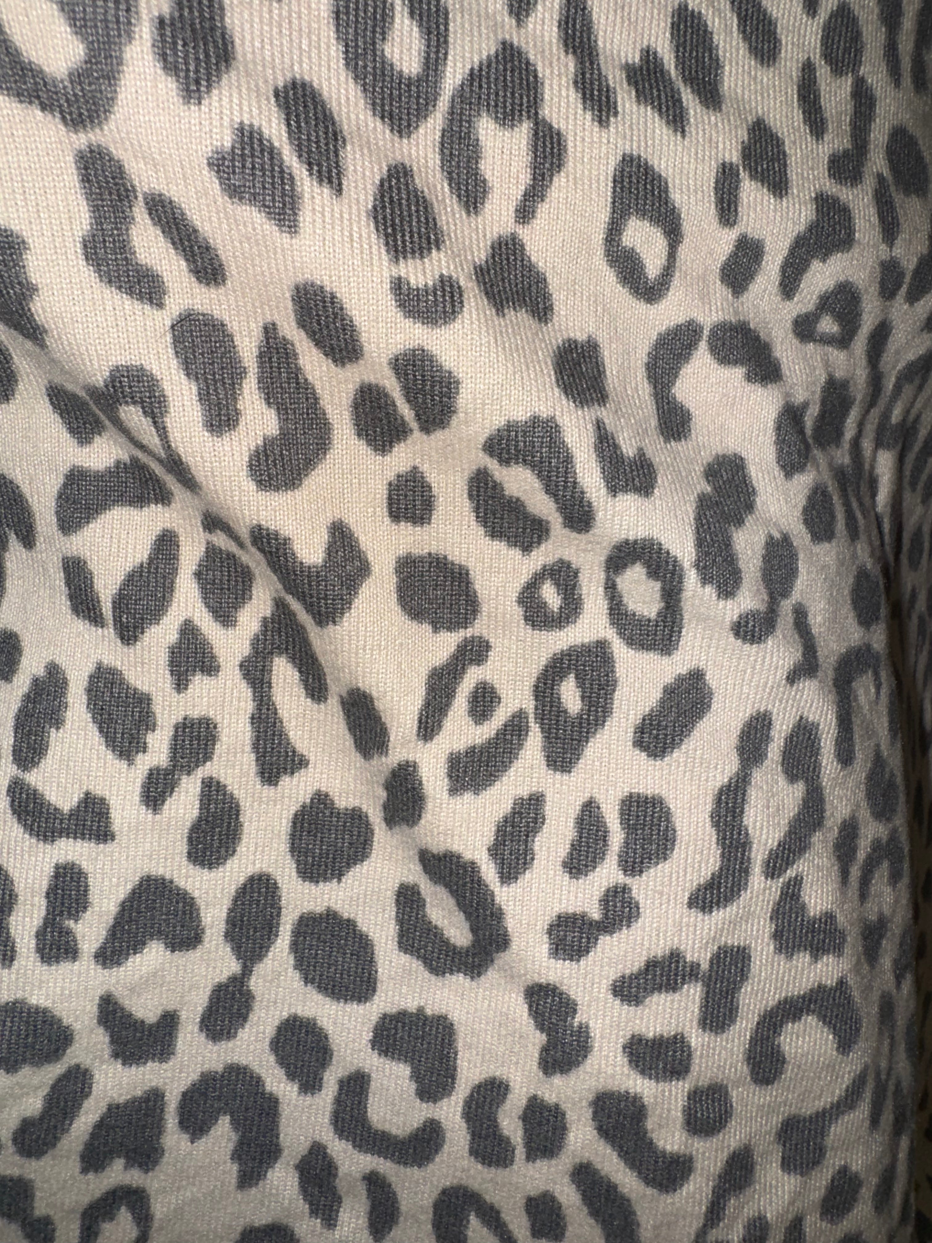 Cheetah (Cream and Grey)